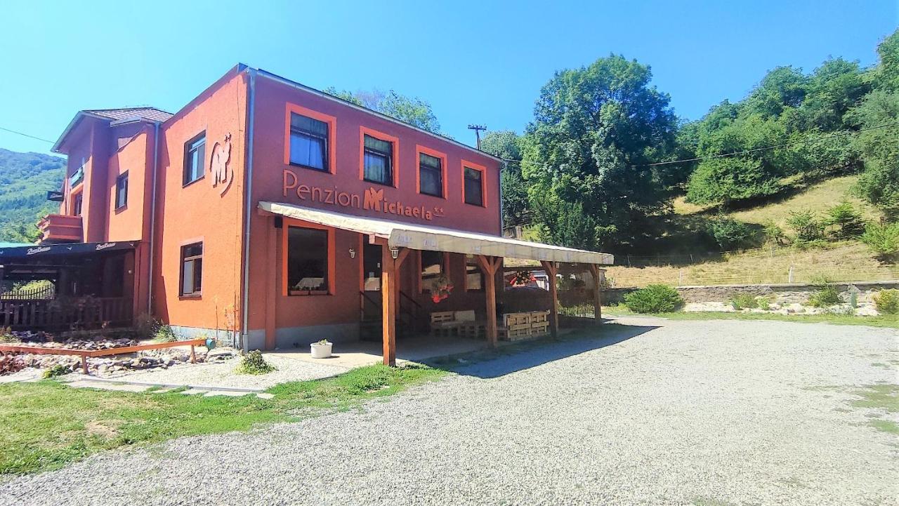 Penzion Michaela Vyhne Exterior foto